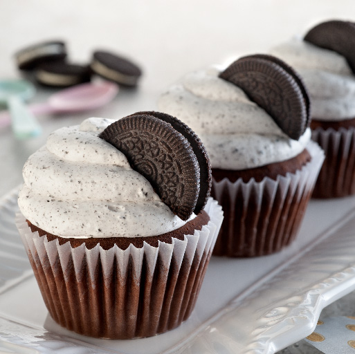 Cupcakes de chocolate con crema de cookies